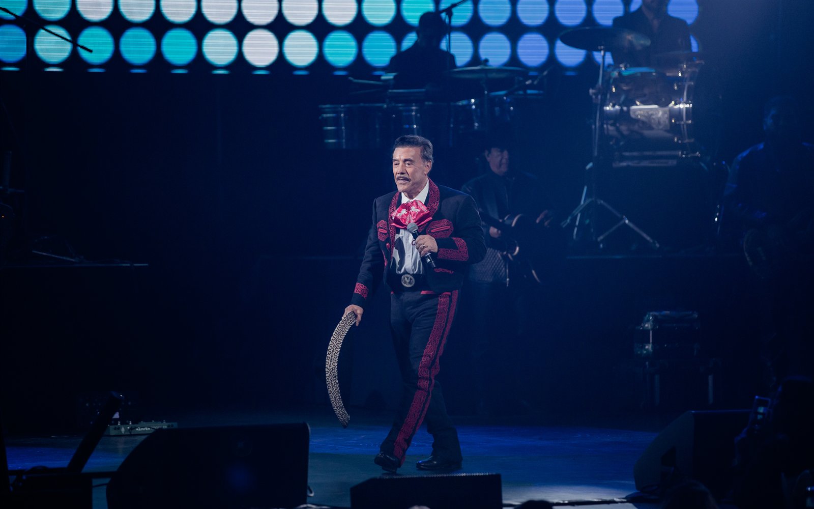 Pedro Rivera durante una gran presentación en escenario